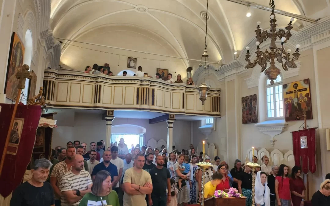 Литургијско сабрање у храму Светог Спаса на Топлој